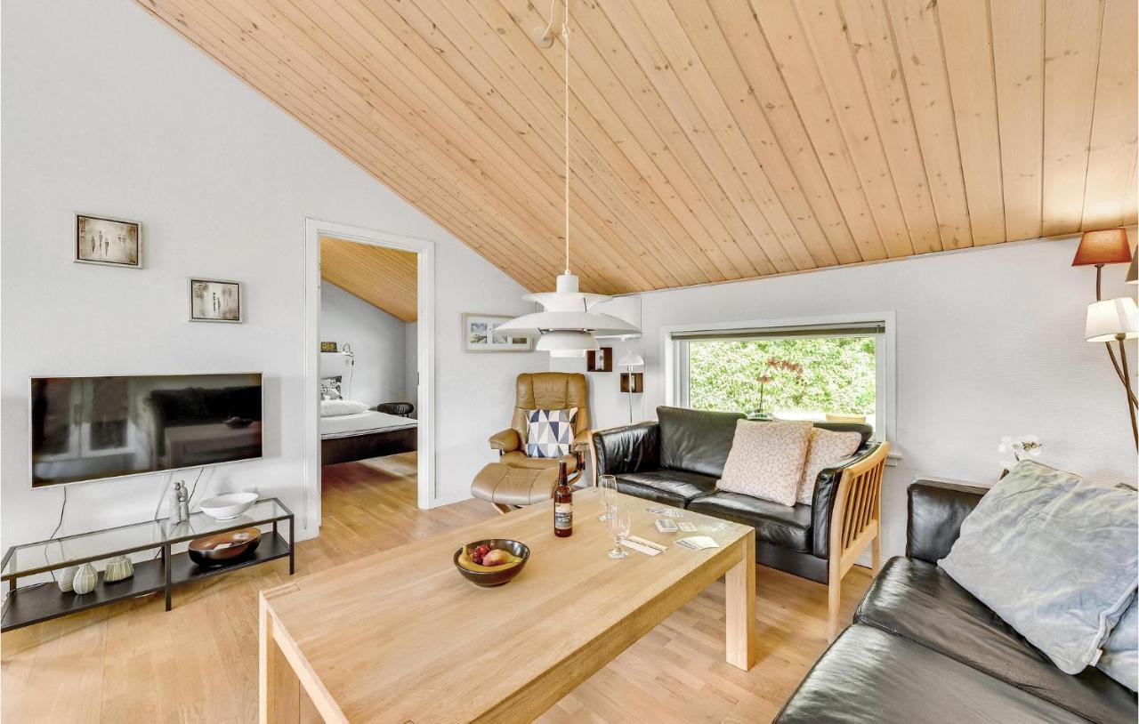 Cozy Home In Tarm With Kitchen المظهر الخارجي الصورة